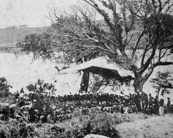 Os britânicos lendo seu ultimato aos chefes zulus