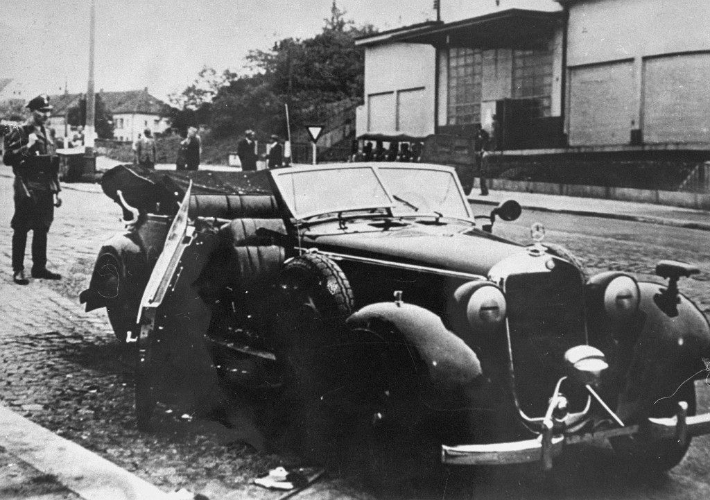 O carro danificado após a tentativa de assassinato do SS Reinhard Heydrich